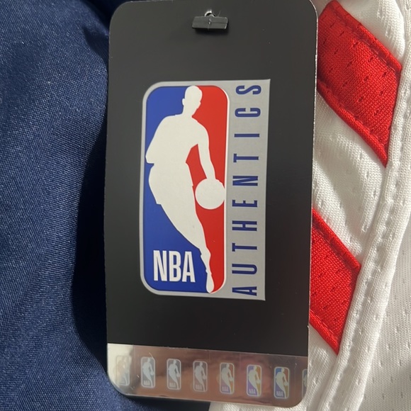 Brand new Kyle Lowry Nike Jersey M 44 - Picture 8 of 8